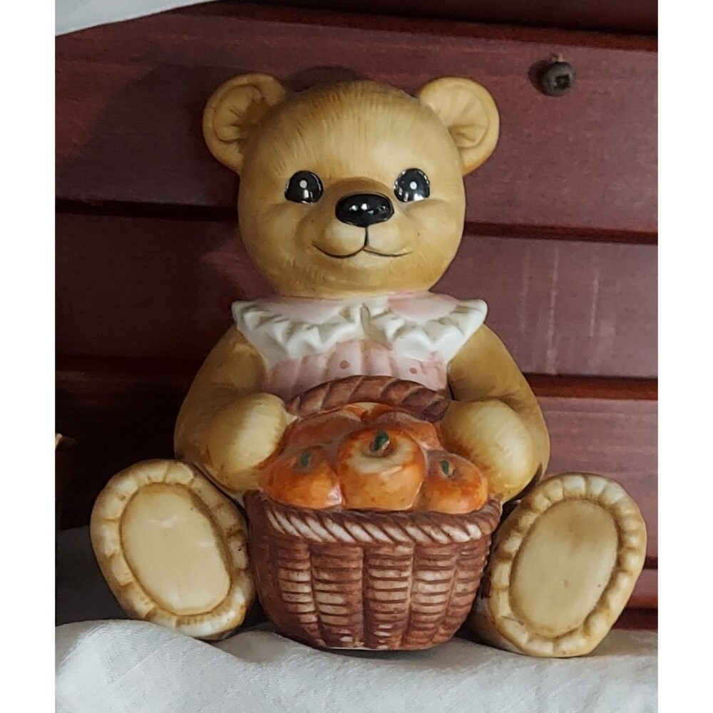 HOMCO Bear Figurine Holding Basket MPN 1405 Small Beige Pink Brown White